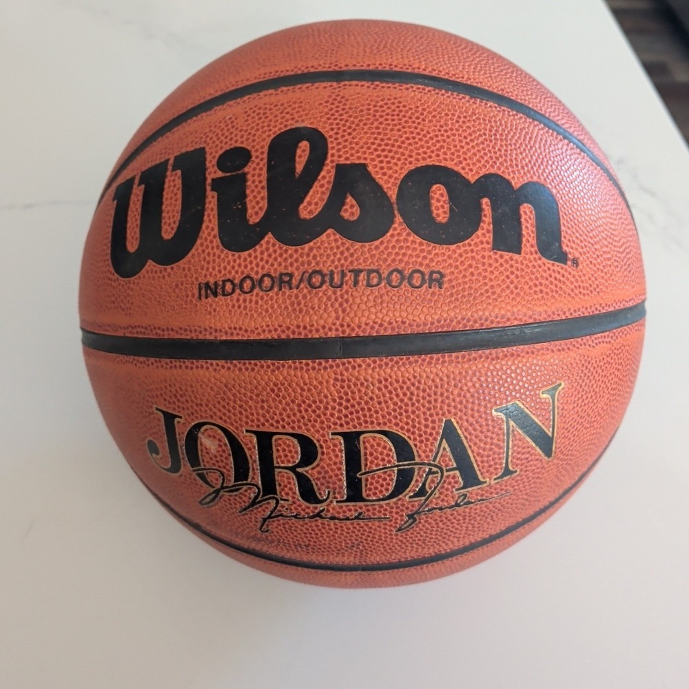 Michael Jordan (MJ) Wilson Last Built Indoor/Outdoor Basketball 90s Ltd Air VTG